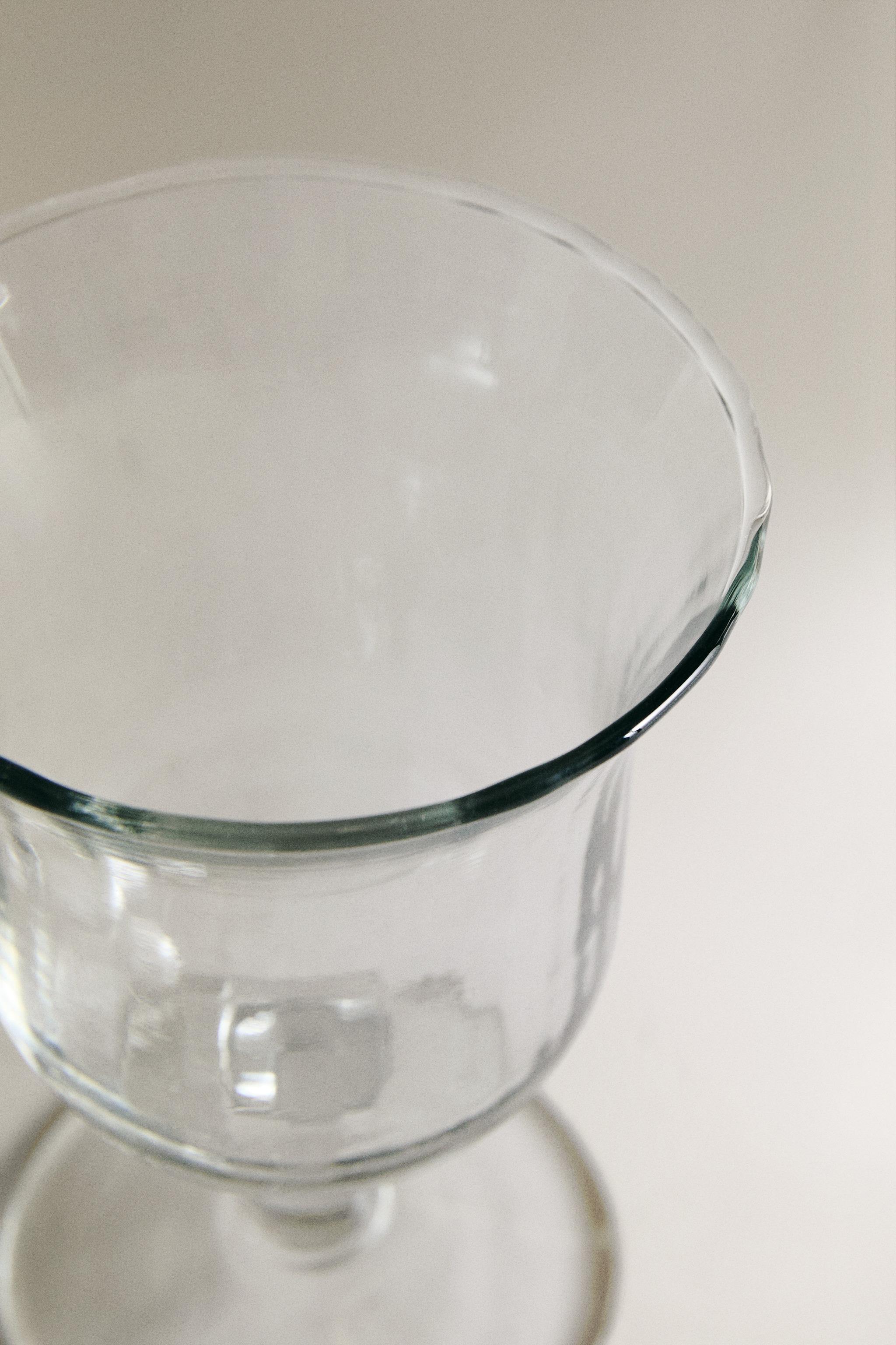 FACETED RAISED DESIGN WINE GLASS